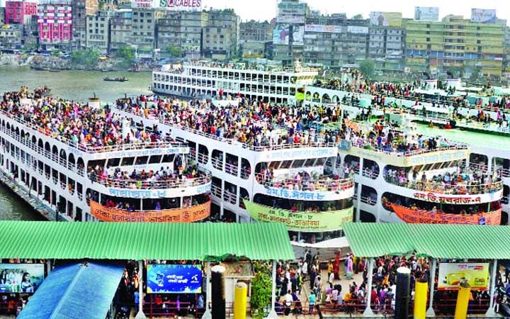 দুর্ভোগ নিয়েই ফিরছে মানুষ